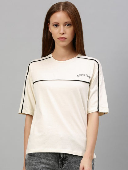 Women Off-White Solid Round Neck Pure Cotton T-shirt with Piping Detail