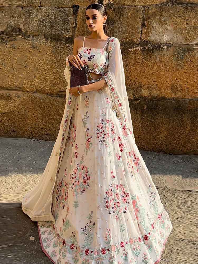 Off White Embellished Semi-Stitched Lehenga & Unstitched Blouse With Dupatta (Onesize) by Myntra