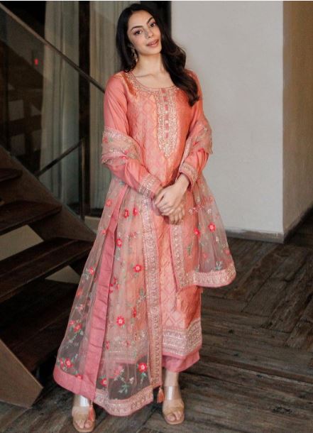 Women Peach Self Design Silk Blend Straight Kurta With Dupatta