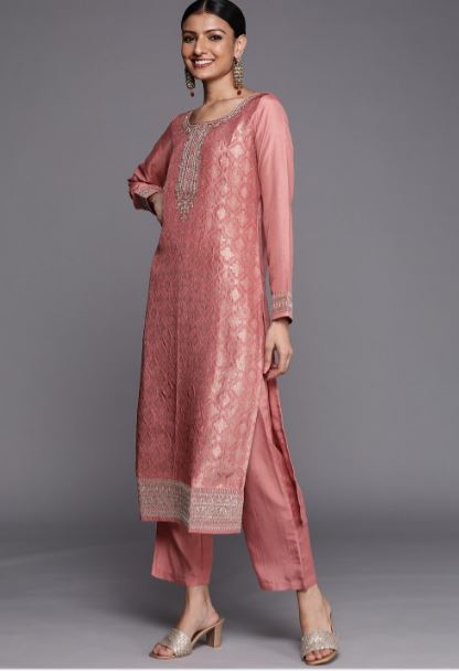 Women Peach Self Design Silk Blend Straight Kurta With Dupatta