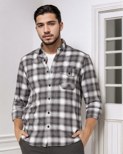 Men Checked Slim Fit Shirt