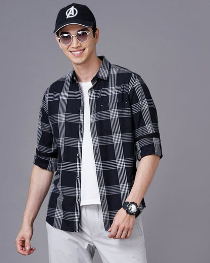 Men Checked Slim Fit Shirt with Patch Pocket