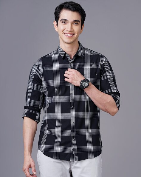 Men Checked Slim Fit Shirt with Patch Pocket