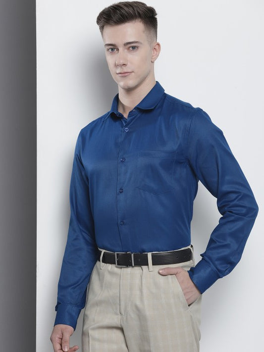 Men Solid Slim Fit Opaque Formal Shirt