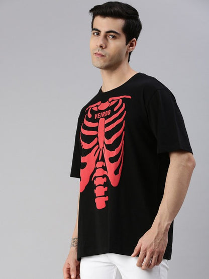 Men Black Graphic Printed V-Neck Raw Edge Oversized T-shirt