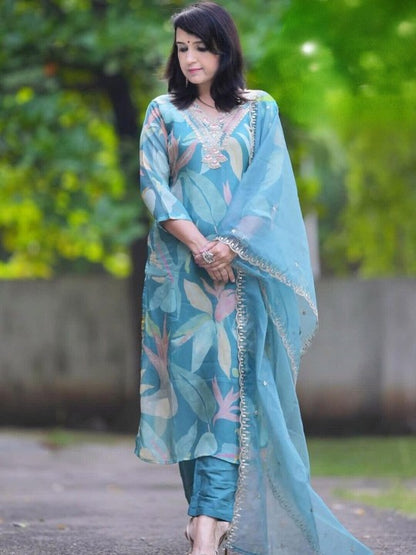 Floral Printed Thread Work Detail Straight Kurta & Trousers With Dupatta