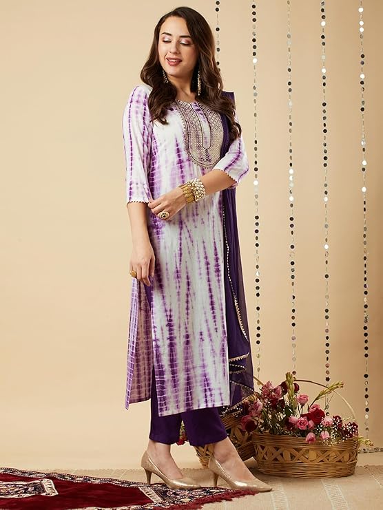 Women's Rayon Blend Straight Printed Kurta with Pant