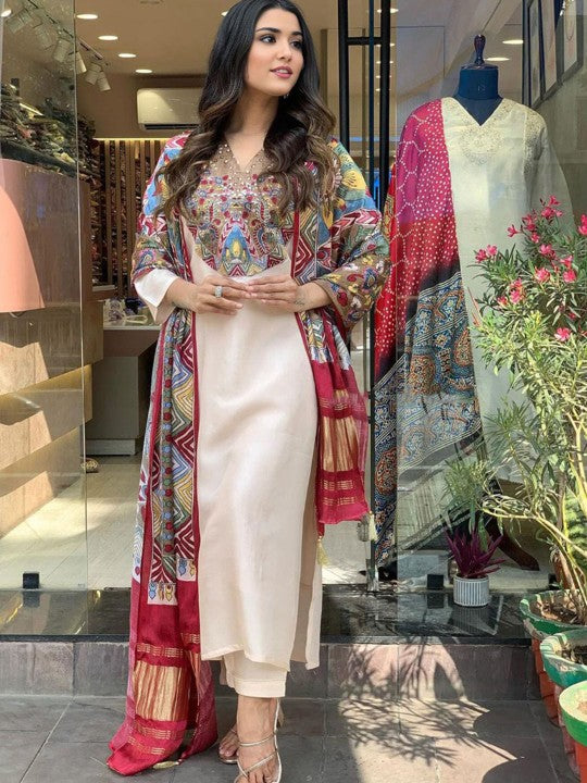 Ethnic Motifs Printed Straight Kurta With Trousers & Dupatta