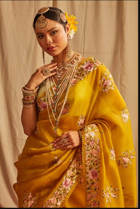 Paaprika Women Yellow Organza Embroidered Thread Work Floral Saree For Women