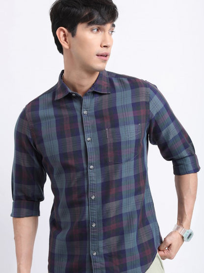 Men Grey Checked Slim Fit Casual Shirts