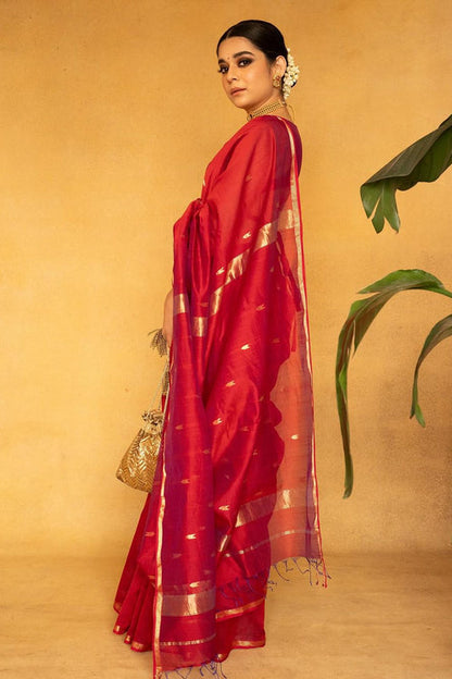 Imaginative Red Cotton Silk Saree With Aplomb Blouse Piece