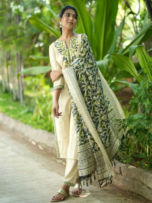 Floral Printed Round Neck Thread Work Straight Kurta With Trousers & Dupatta