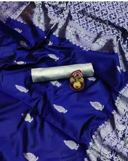 Jacquard Saree with Contrast Border