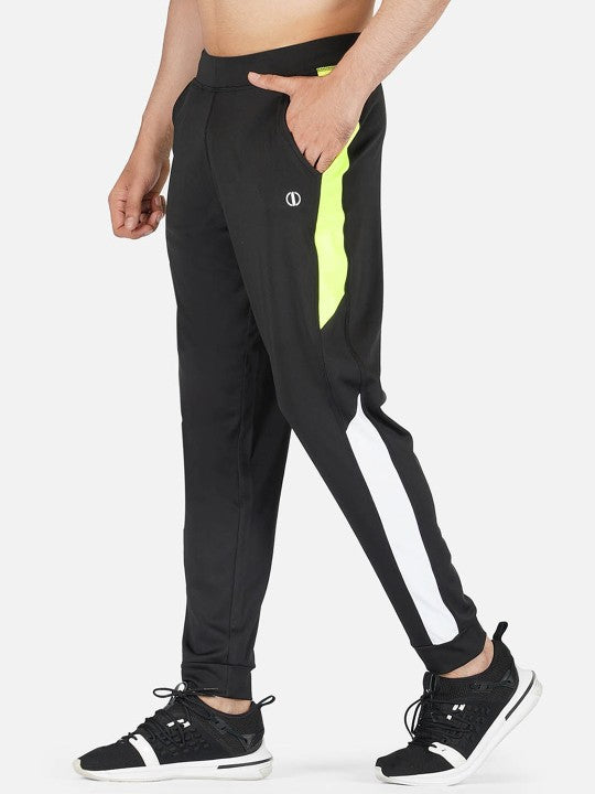 Men Regular Fit Black Solid Rapid Dry Track Pants