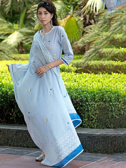 Printed Regular Thread Work Kurta With Trousers & Dupatta