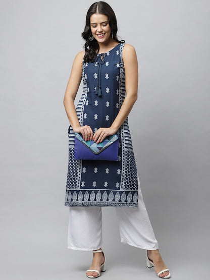 Women Blue & White Ethnic Motifs Printed Kurta