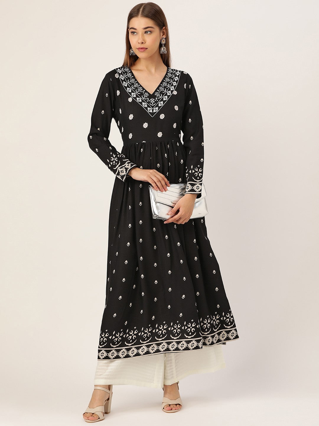 Women Black & Off-White Printed Kurta with Palazzos