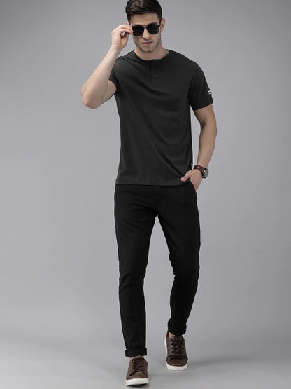 Men Black Relaxed Slim Fit Easy Wash Chinos