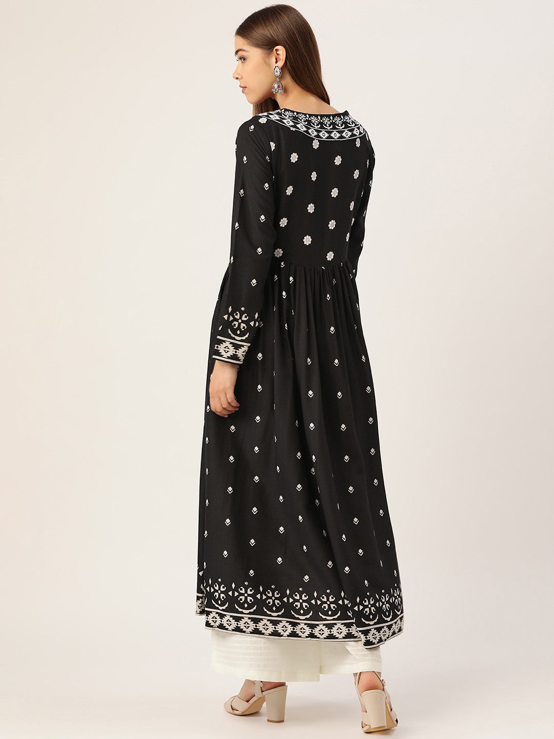 Women Black & Off-White Printed Kurta with Palazzos