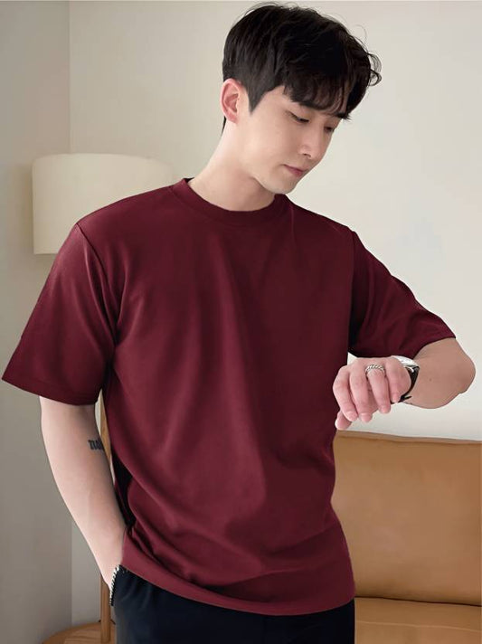 Men Solid Round Neck Cotton Blend Drop Shoulder Oversized T-shirt Men Solid Round Neck Cotton Blend Maroon T-Shirt