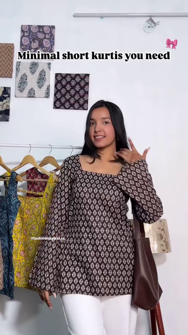 Beautiful trendy v nack top - Image 5