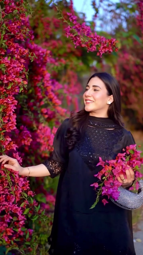 Black pakistani wear kurti - Image 4
