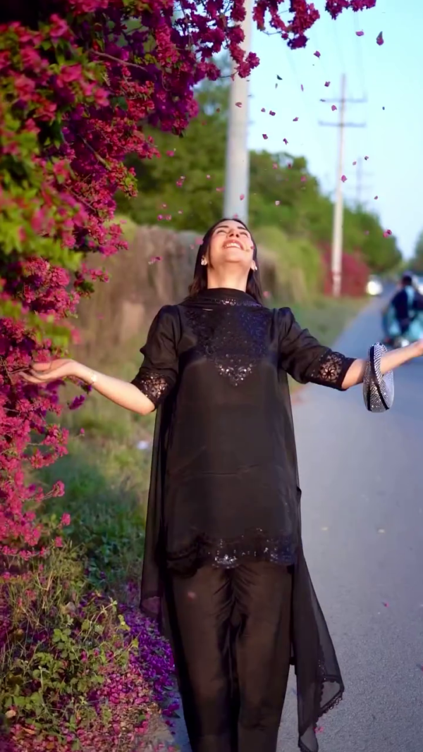 Black pakistani wear kurti - Image 5