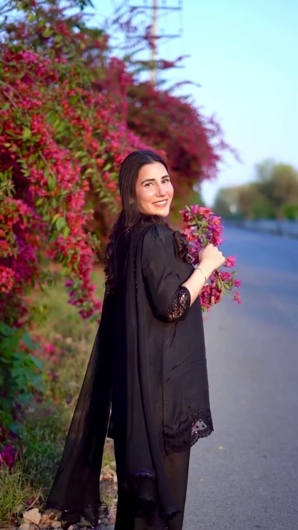 Black pakistani wear kurti - Image 6