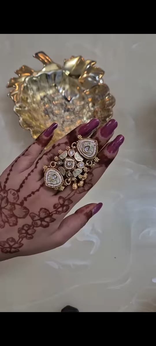 Elegant Green Stone Hand Harness Ring - Image 5